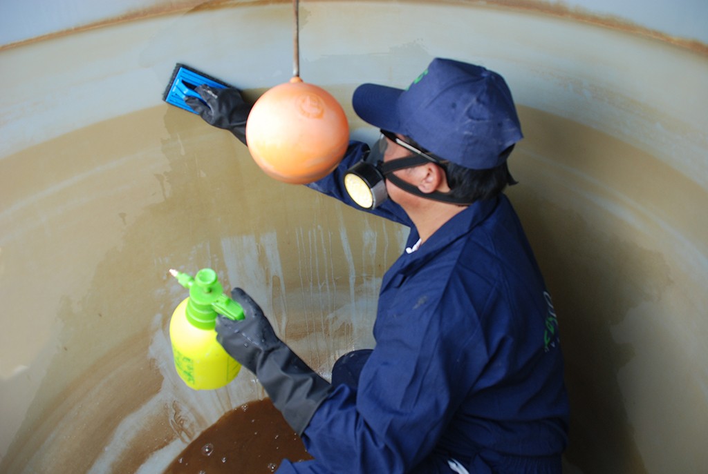 Water-Tank-Cleaning-2-1